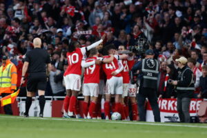 Arsenal se corona campeón de la Premier League y rompe "maldición" de 22 años