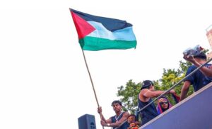 Israel acusa a Lamine Yamal de “incitar al odio” tras ondear bandera palestina en festejo del Barcelona