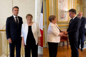 Michelle Bachelet se reúne con Emmanuel Macron, uno de los cinco presidentes con poder de veto en las elecciones