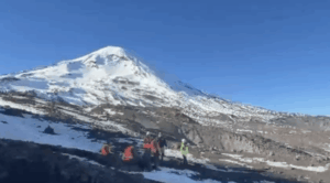 Mujer murió tras caer en una grieta del volcán Llaima durante una excursión