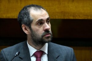 Partido Republicano anuncia libelo contra el exministro de Hacienda