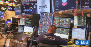 Wall Street cierra mixto y con nuevo récord en el S&P 500: mercado sigue atento a acuerdo sobre Ormuz