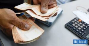 CMF multa a cinco bancos por dar créditos a deudores de pensión de alimentos sin realizar retenciones