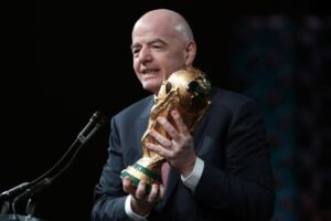 UEFA y sus 55 federaciones no jugarán torneos FIFA mientras siga en pie plan de inversión privada