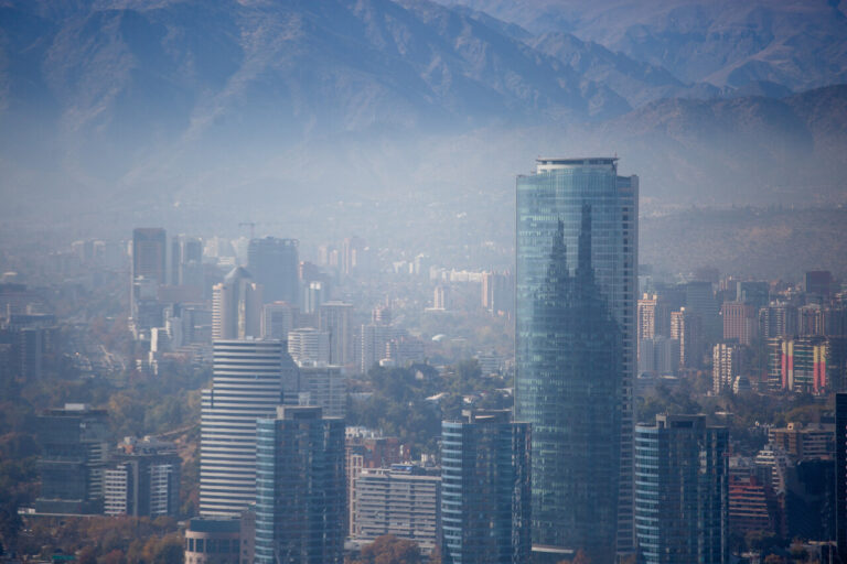 Alerta ambiental para este sábado en la Región Metropolitana: Estas son las restricciones vigentes