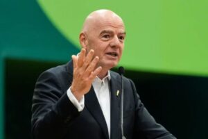 Análisis: Infantino se encuentra en un aprieto que él mismo creó. Ante la amenaza de un boicot europeo, ¿podrá superar esta crisis?
