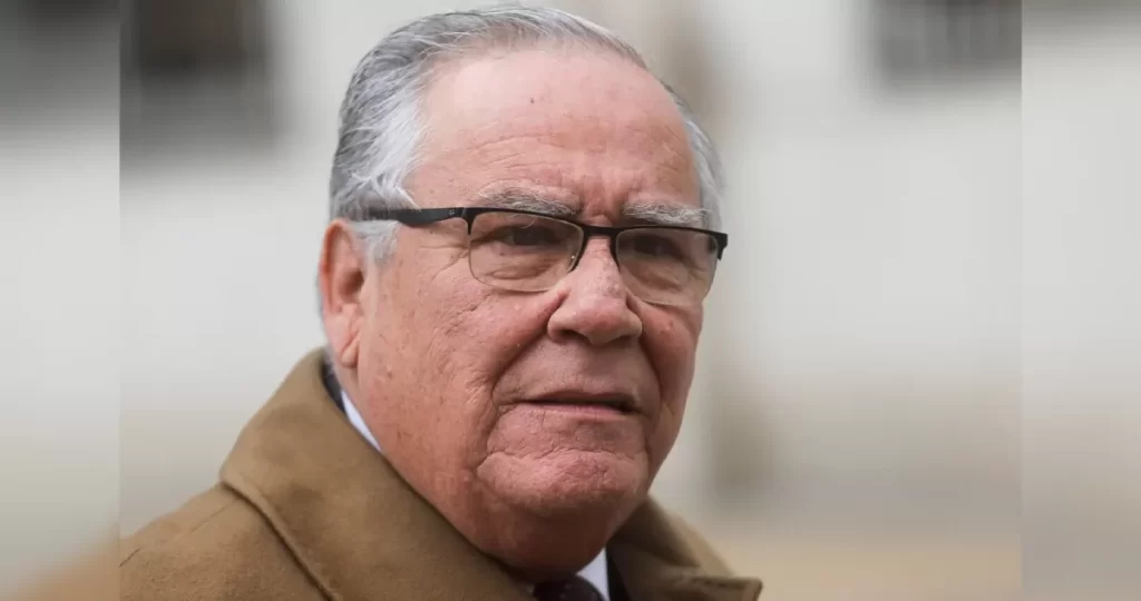 Ministro Campos no se retracta: "Ningún chileno está de acuerdo con la decisión" de EEUU por arancel
