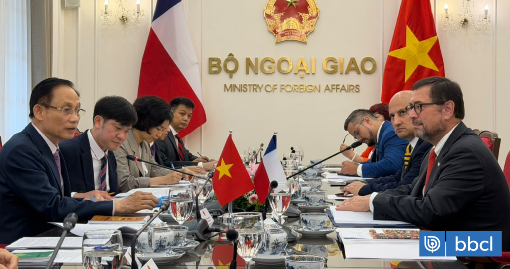 Canciller Pérez visita Vietnam, principal socio comercial de Chile en el Sudeste Asiático