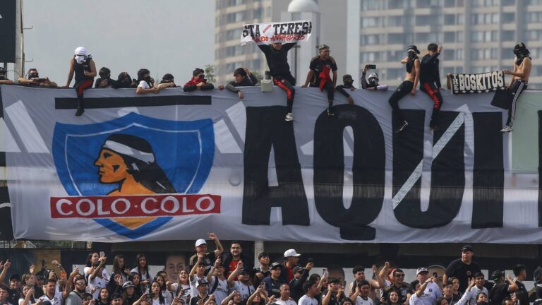 En la previa del Superclásico 200: Bus de Colo-Colo choca con automovilista hincha de la U. de Chile