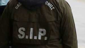 Hombre terminó baleado tras intentar atropellar a carabineros en Estación Central