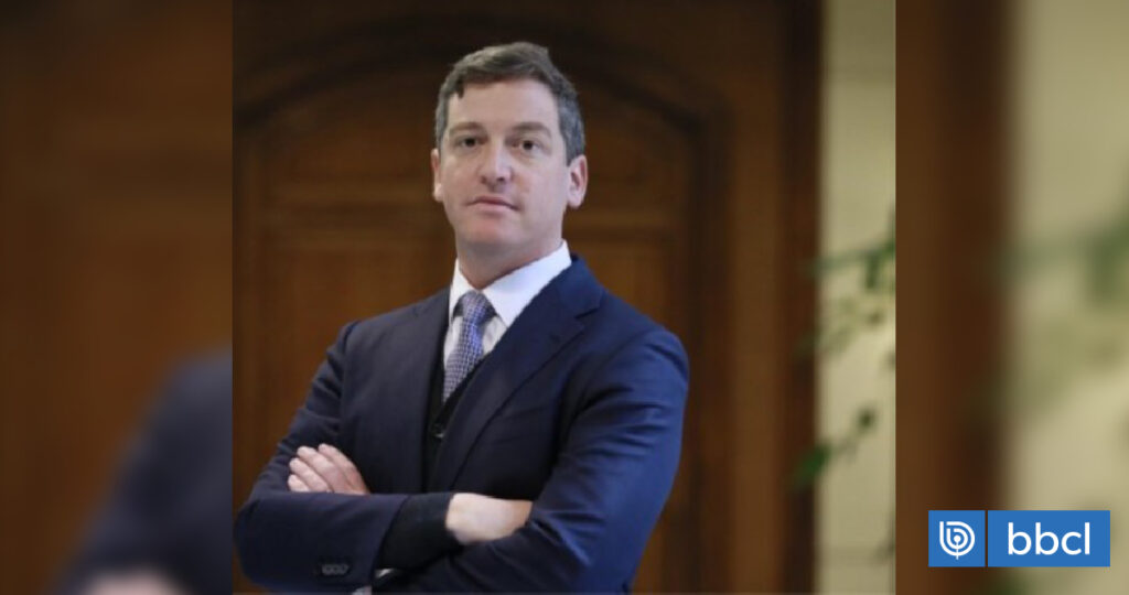 Sebastián Vallebona: el abogado que trabajó en una "Big Four" y llega a la Subsecretaría de Hacienda