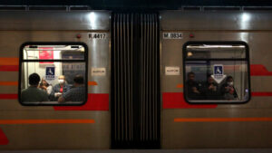 Corte de corriente afecta a Línea 2 del Metro por perrito que ingresó a las vías
