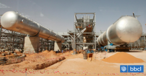 El petróleo brent cierra sobre los US$106 tras un nuevo ataque de los hutíes a Araba Saudí