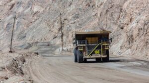 BHP ofrece $28 millones por trabajador al Sindicato N°2 de Minera Escondida en propuesta final de negociación colectiva