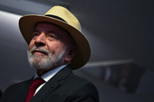Lula vota en las elecciones presidenciales de Brasil