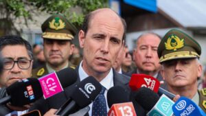 Ministro Arrau advierte que la respuesta policial ante incidentes “va a ser con intensidad dentro del marco legal”